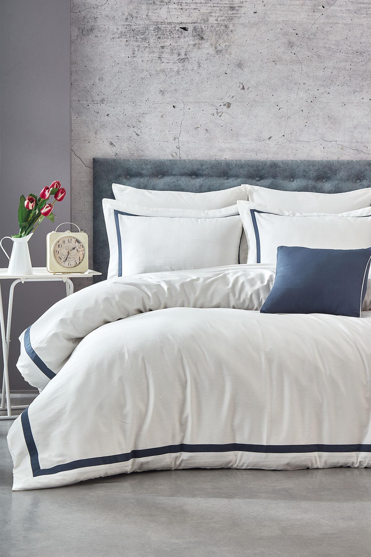 Carisma Biella Cotton Sateen Double Seven-Piece Duvet Cover Set