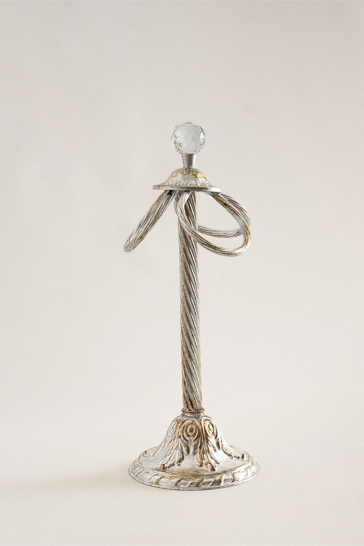 حامل مناشف ورقية كريستال بلمسات فضية وتصميم متدلي ثلاثي من Nazik Home - أضف لمسة مميزة لمنزلك!