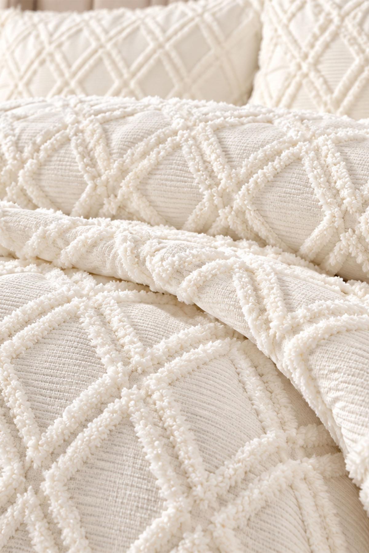 Idea Tile Detail Double Bedspread