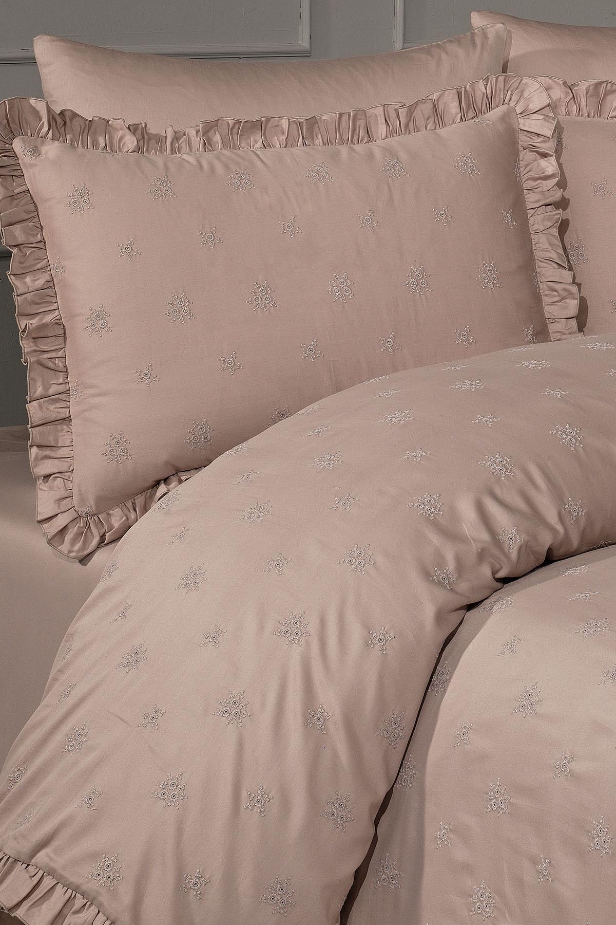 طقم لحاف مزدوج من 6 قطع من قماش الساتان القطني المطرز بالزهور من لوفيلا