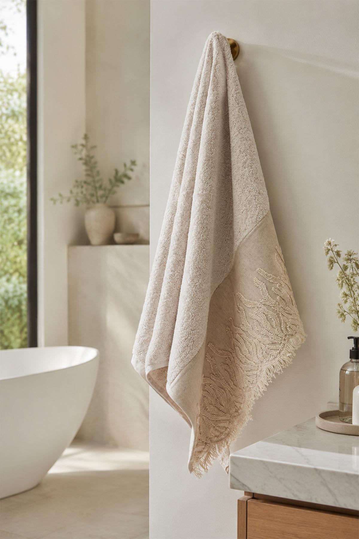 Coral Embroidered Tasseled Hand Towel (30 x 50 cm)