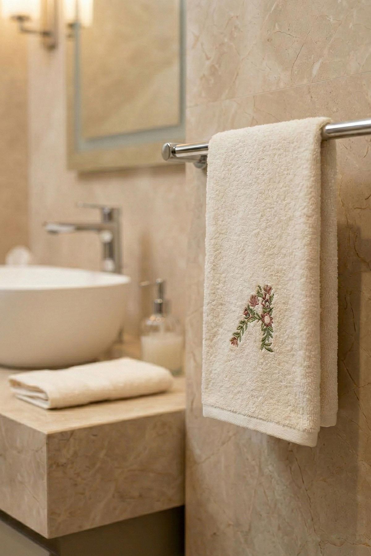 Monogrammed Bamboo Hand Towel (50 x 90 cm)