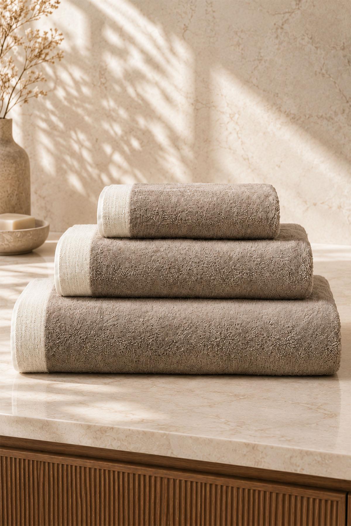 Pofina Low Twist Fluffy Bath Towel (90 x 150 cm)