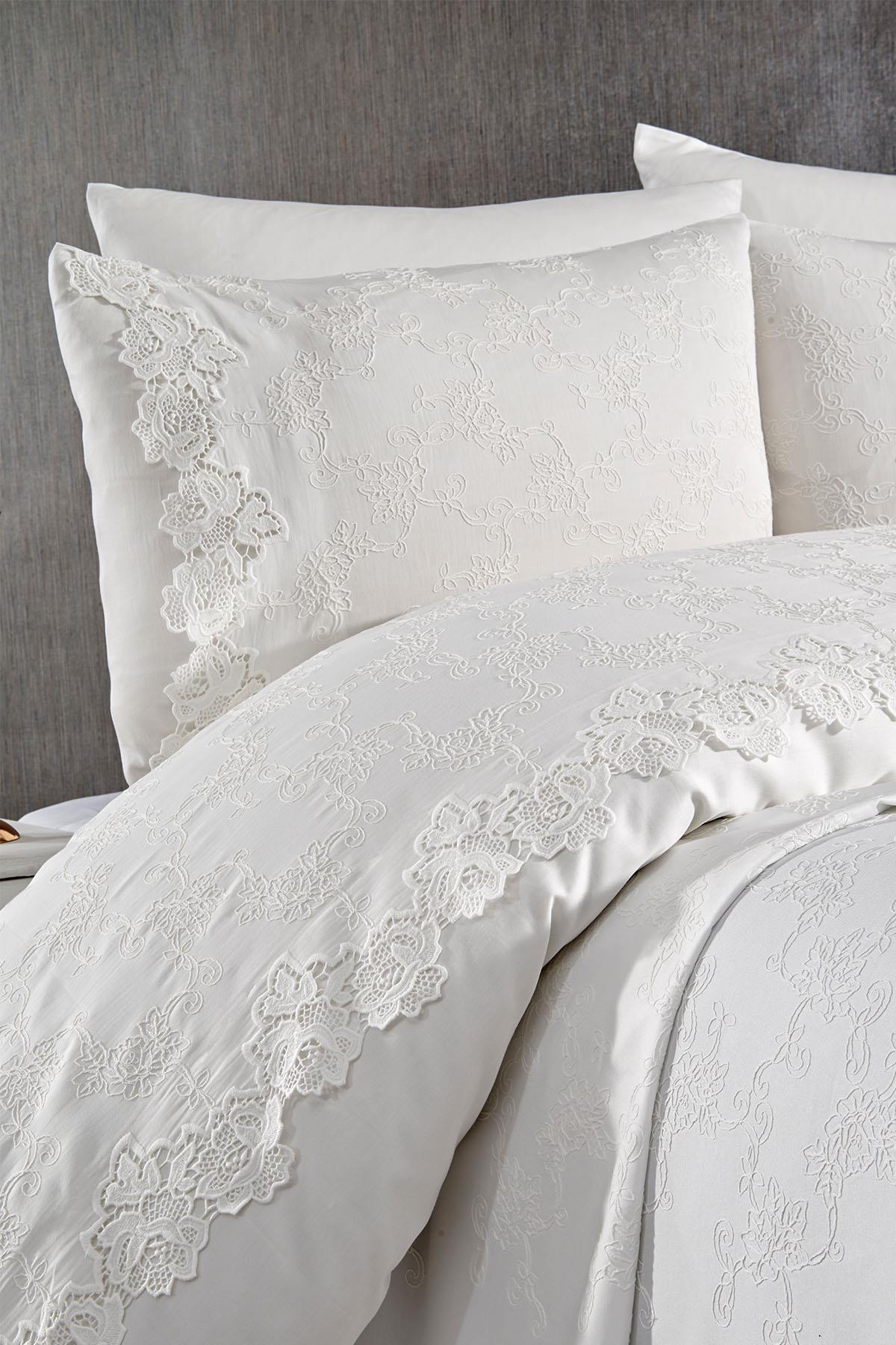 Astena Floral Embroidered Double 7-Piece Duvet Cover + Quilt Set