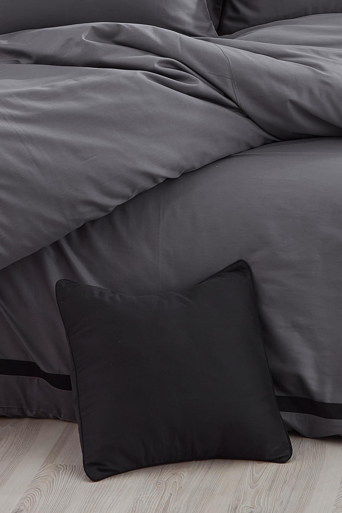 Carisma Biella Cotton Sateen Double Seven-Piece Duvet Cover Set