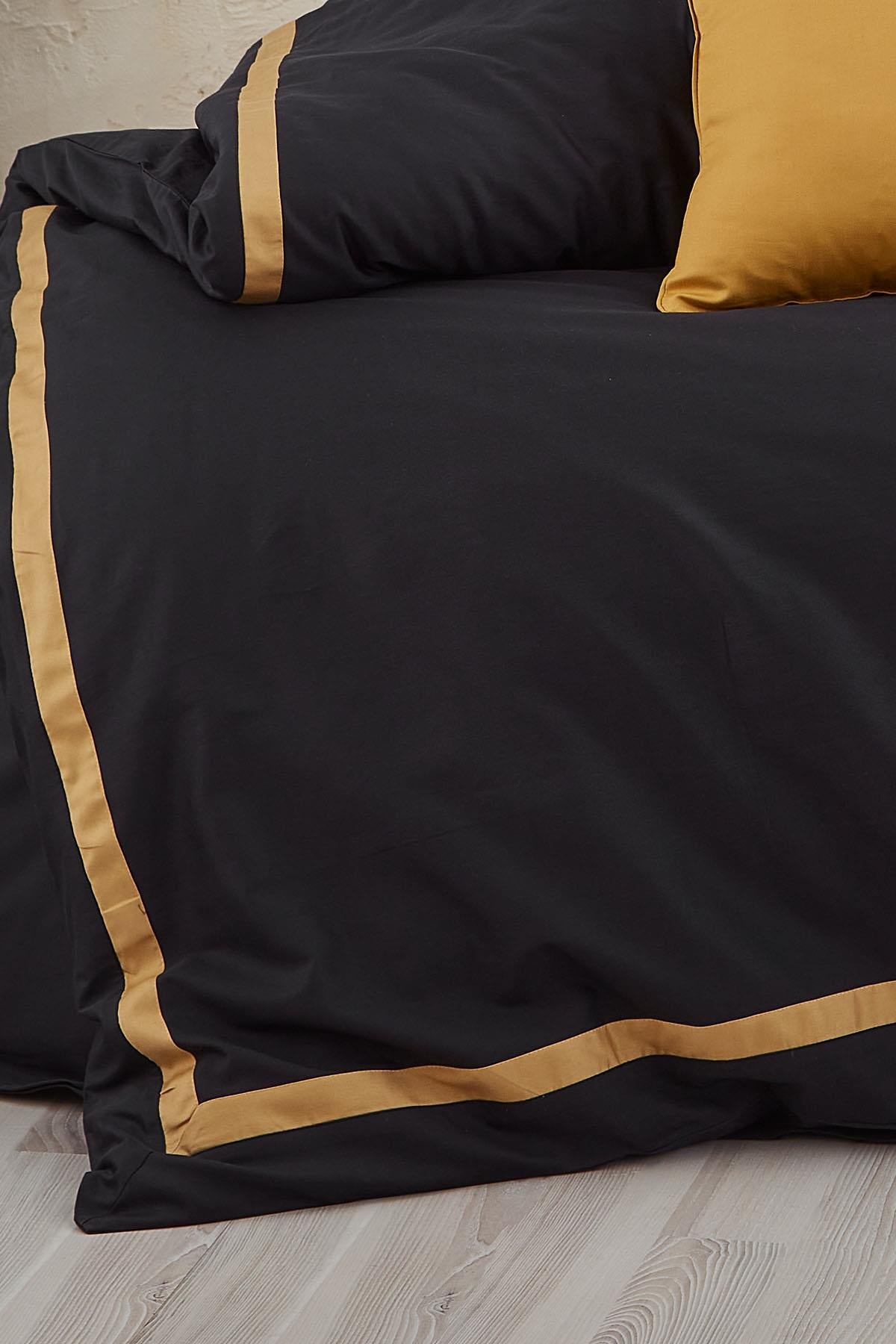 Carisma Biella Cotton Sateen Double Seven-Piece Duvet Cover Set