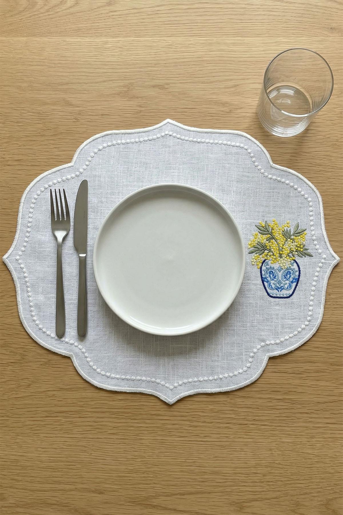 Stain-Resistant Hassle-Free Placemat with Tile Pattern (35 x 50 cm)