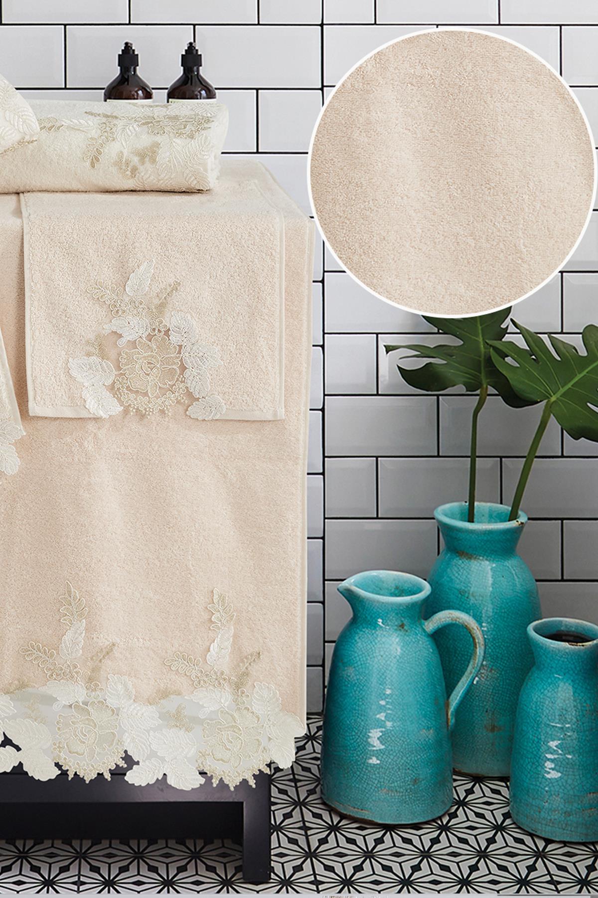 Florence Lace Bath Towel (90 x 150 cm)