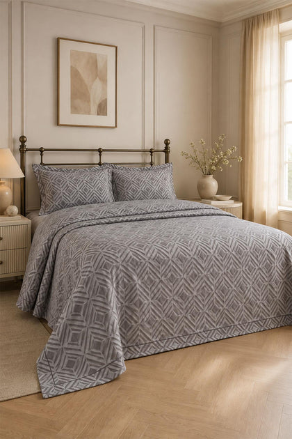 Malta Geometric Patterned Jacquard Double Bedspread