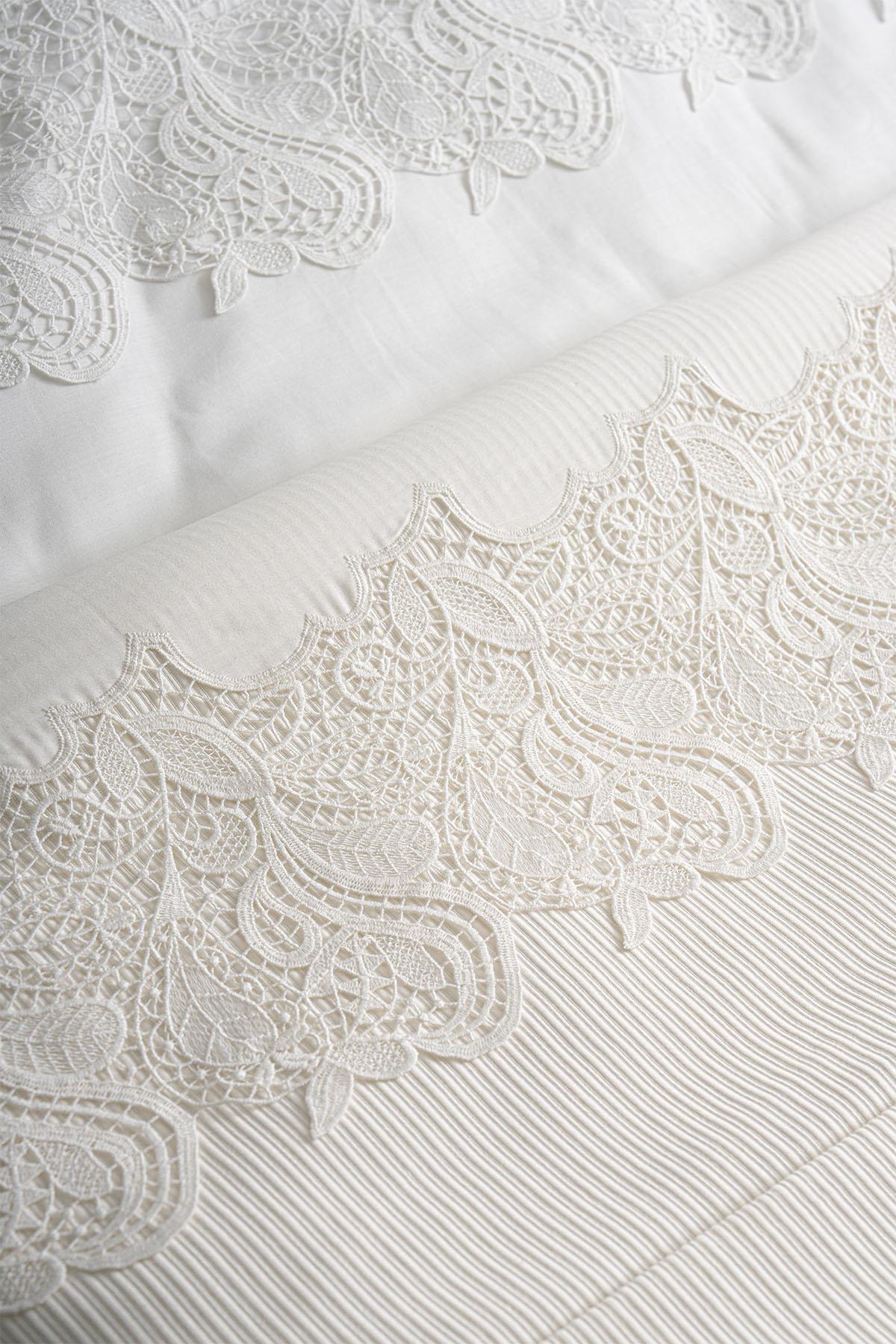 Mirena Lace Double 7 Piece Duvet Cover + Blanket Set